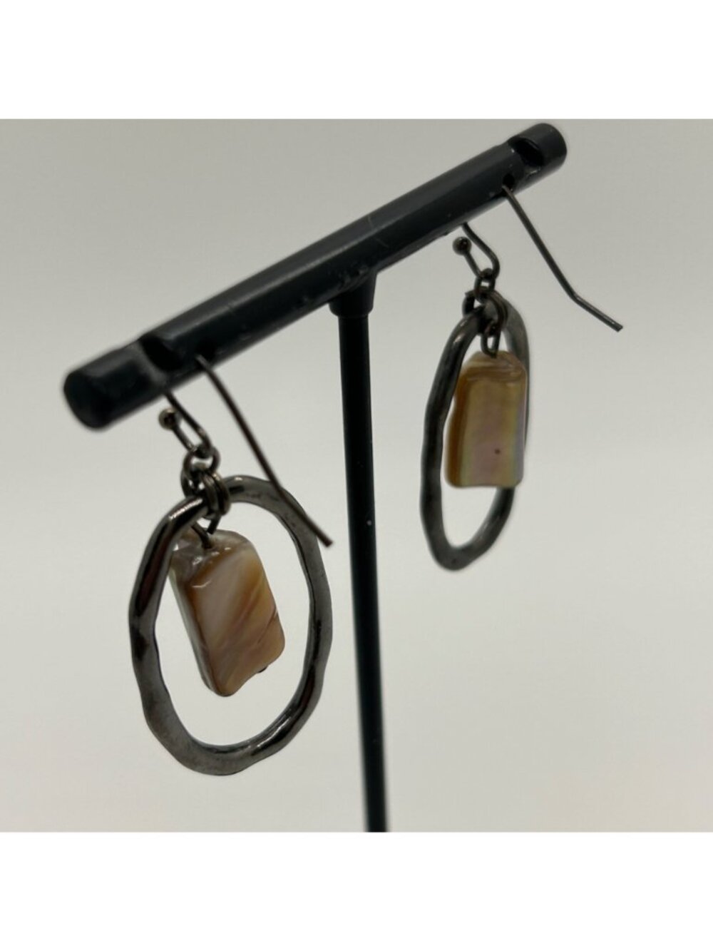 Handmade Silver Tone Earrings Mother Of Pearl Abalone Shell Oval Frame Dangle - Picture 10 of 10